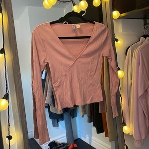 V- neck long sleeves